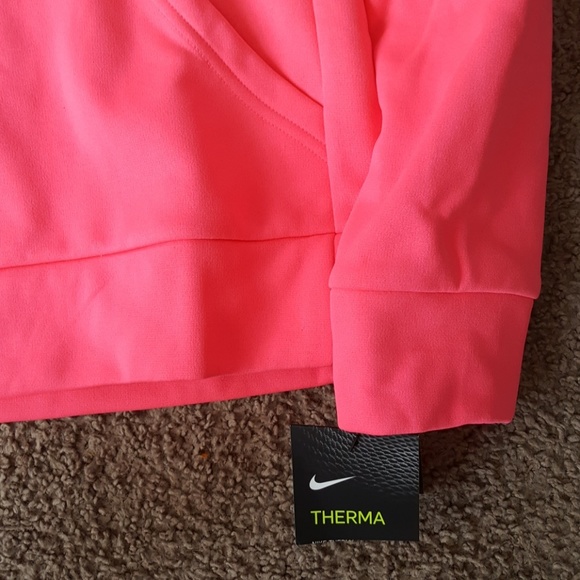 SOLD! NWT Nike Dri Fit Therma Hoodie Girls - Picture 3 of 4